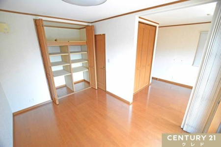�m�� �y�m��6���z
�I�t���N���[�[�b�g������̂ŋ����X�y�[�X���L���g���A�׋�����x�b�h�Ȃǂ��q�l�̐����ɍ��킹�����C�A�E�g���y���߂܂��B