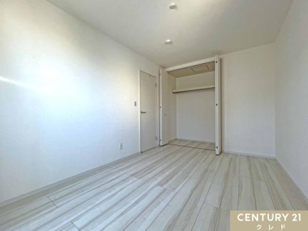 �m�� �y�m��6.7���z
�N���[�[�b�g�t���ŋ����X�y�[�X���L���g���A�׋�����x�b�h�Ȃǂ��q�l�̐����ɍ��킹�����C�A�E�g���y���߂܂��B