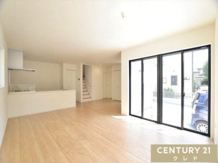 ���r���O �yLDK22.2���z
�Ƌ��u���Ă���Ƃ����������L���B
���D���ȃC���e���A�Ɉ͂܂ꂽ�Z��ԂŖ�����Ȃ���Ƒ��Ƃ̎��Ԃ���ނ��Ƃ��ł��܂��B