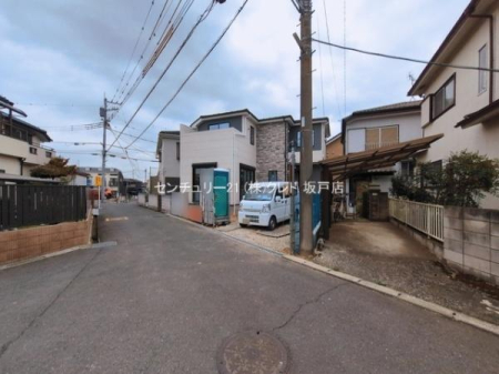 �O�ʓ��H�܂ތ��n�ʐ^ ����2�䒓�ԉ\�ȃJ�[�X�y�[�X�B�ʋ΂₨�q�l�̑���}���A�����̂��������Ȃǂ��v�w�ł������̕����֗��ɂ��g�����������܂��B