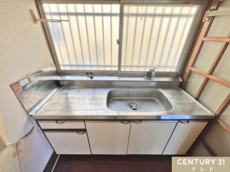 �L�b�`�� �X�e�����X���̍L���V�ŁA�V���N�����ɍ�ƃX�y�[�X������L�b�`���X�y�[�X�B
�����ɂ̓K�X�R������ݒu���邱�Ƃ��ł��A���������������܂��B