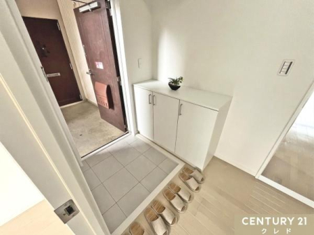 ���� �t���A�^�C���V�K�\��ւ��ς݂́A���邭���������ӂ�錺�ցB�V���[�Y�{�b�N�X�������A��������Ƃ�����ۂŖ����̋A����}���Ă���܂��B
��CG�ɂ��c�u���P�����s���Ă��܂�