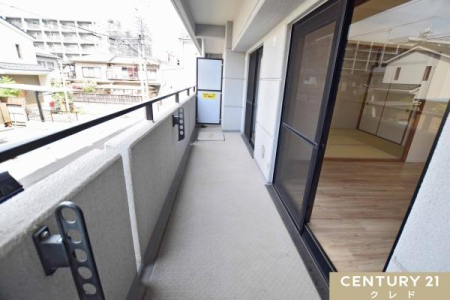 �o���R�j�[ ���r���O�Ƙa����2��������o����ł���A�L�X�Ƃ����o���R�j�[�ł��B�z������ǂ��A������ł��������芣���܂��B���s��������A�K�[�f�j���O���y���ރX�y�[�X�Ƃ��Ă��������߂ł��B
