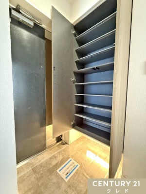 ���� ��؂ȉƑ���F�l�����}�����邠�������Ȍ��ցB
���[��������������Ă���A��R����C����������Еt���܂��B