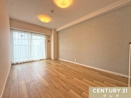 ���r���O �yLDK11.1���z
���ʂ����ǂ��A�����b�N�X�ł����Ԃł��B
�t���[�����O�A�N���X�̓��t�H�[�����Y��ɐ��܂�ς��܂����B