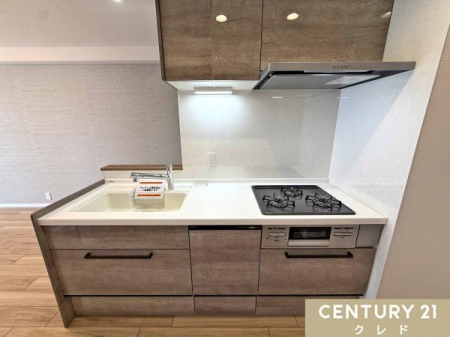 �L�b�`�� �Ǝ������Ȃ�������r���O�_�C�j���O�ɂ��邲�Ƒ���F�l�ɖڂ��͂��L�b�`���ł��B
�R�~���j�P�[�V���������₷���A��b�����e�݂܂��I