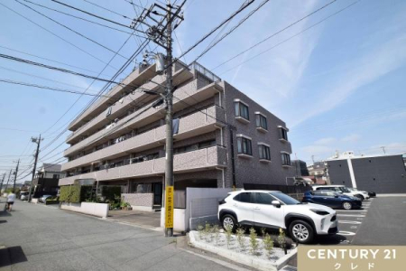 ���̑����n �쐼�����ŗz�������Ղ�A���邭�J���I��4LDK�B�L�X�Ƃ����e���X�Ɛ�p��t���ŁA�K�[�f�j���O���y���񂾂�A�D��ȃe�B�[�^�C�����߂�������A�S�L���Ȗ����������܂��B