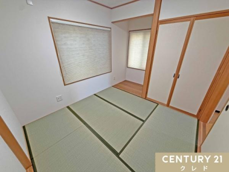 �a�� �y�a��4.5���z
���r���O�ɗאڂ����a���́A���q�l�̗V�я��q�ԂȂǂɃs�b�^���I
�|�����␶���Ԃ������ċG�߂̈ڂ낢���y���߂�A���̊Ԃ�����Ă��܂��B