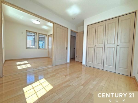 �m�� �y�m��5.33��+4.5���z
���ꂼ��Ɨ����������Ƃ��Ă͂������A�����J������Ζ�9.8���̊J���I�ȋ�ԂƂ��Ă����p�ł��܂��B