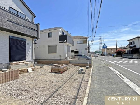 �O�ʓ��H�܂ތ��n�ʐ^ ��12m�̂�Ƃ肠������ɖʂ����쐼�����̗��n�B
�����t���Ō�ʈ��S�ɂ��z�����ꂽ�A�q��Đ��тɊ��������B