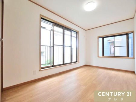 �m�� �y2�K�@�m��7.5���z
�쐼�����o���R�j�[�ɖʂ����A�z����ǍD�ȗm���B�傫�ȑ�����D�����������������ς��ɍL����A���ʂ����ǍD�B���邭�J�����̂����Ԃł��B