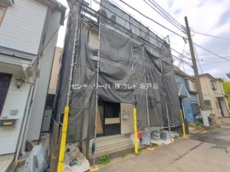 ���̑����n �S����6���ȏ�A3�K���Ă�3LDK�ł��B
��Ƃ��������L���̗m���͑S�����[�t���Ŏq��Đ���ɂ��I�X�X���B