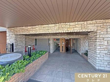 �G���g�����X �y�G���g�����X�z
���X�܂Ő��|���s���͂����A���������ӂ��G���g�����X�B�����͊Ǘ��l���Ζ����Ă��邽�߃Z�L�����e�B�ʂ����S�ł��B