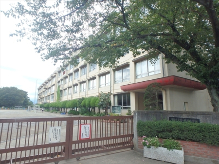 ���ӊ� �y���w�Z�z��z�s�������֐����w�Z�F1400m