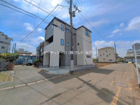 �O�ʓ��H�܂ތ��n�ʐ^ �p�n�~����6���ɖʂ��J���I�ȗ��n�B
���ӂ͗����������Z��X�ƂȂ��Ă��܂��B���Ј�x���n�ł������������B