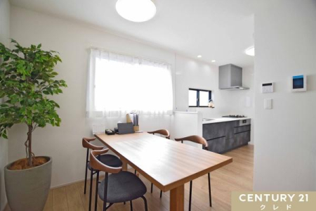 ���r���O ���R���������Ղ蒍���A���邭�J���I�ȃ��r���O�B�Ƒ��Ƃ̉�b���y���݂Ȃ��炨�������ł���̂����͂ł��B