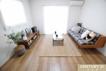 ���r���O ���r���O�ɂ̓��f���Ƌ��ݒu�B���ۂ̕�炵���C���[�W���₷���A�Ƌ�̃��C�A�E�g�␶���������z�����₷���Ȃ��Ă��܂��B�V�����̃C���[�W�������ƍL����Q�l�ɂȂ��Ԃł��B