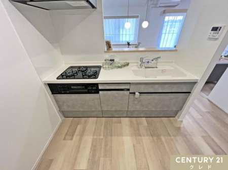 �L�b�`�� ���r���O�ŗV�Ԃ��q���܂������Ȃ��璲�����ł���A���S�̑Ζʎ��L�b�`���B���������ӂ���ԂŁA�����̉Ǝ����y�����Ȃ肻���ł��B