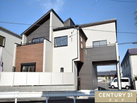 ���n�O�ώʐ^ �쑤11���E�k��6���̗��ʓ��H�ɖʂ����A�z������E�ʕ��Ƃ��ɗǍD�ȊJ�������ӂ�闧�n�B
���ӂɂ͐������֎{�݂������A�������̂т̂тƉ��K�ɉ߂�����Z���ł��B