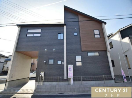 �O�ʓ��H�܂ތ��n�ʐ^ �y4�����z
���kDamper�W�����ځE�ϐk����3�擾�̒n�k�ɋ������S�Z��B
���q�l�̐����⃉�C�t�X�^�C���ɉ����āA3��4LDK�ɑΉ��\�ȃt���L�V�u���ȊԎ��B