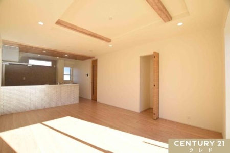 ���r���O �yLDK17���z
�܏�V��ƌ���������ԂɍL����ƃf�U�C�������v���X�B
���D���ȃC���e���A�Ɉ͂܂ꂽ�Z��ԂŖ�����Ȃ���Ƒ��Ƃ̎��Ԃ���ނ��Ƃ��ł��܂��B