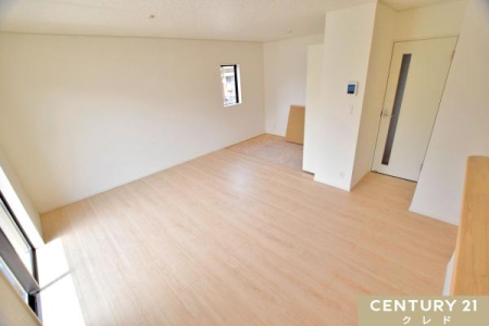 �a�� �y�^�^�~�R�[�i�[�z
���r���O�ɂ�3���̃^�^�~�R�[�i�[���q�����Ă��܂��B
�q�Ԃ�L�b�Y�X�y�[�X�ȂǕ��L���p�r�Ŋ��􂵂܂��B