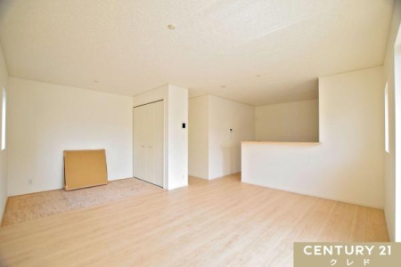 ���r���O �yLDK15.5���z
�g������̂���15.5���̃��r���O��2�l��炵�̂��v�w����q��Ē��̉Ƒ��ɂ��I�X�X���̍L���B
�L�b�`�����烊�r���O�S�̂����n���܂��B