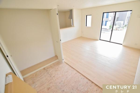 ���r���O �yLDK15.5���z
3���̃^�^�~�R�[�i�[�ƃV�[�����X�Ɍq����15.5���̃��r���O�B
�v18.5���̊J���I�ȋ�ԂƂ��Ă��g�p�ł��܂��B