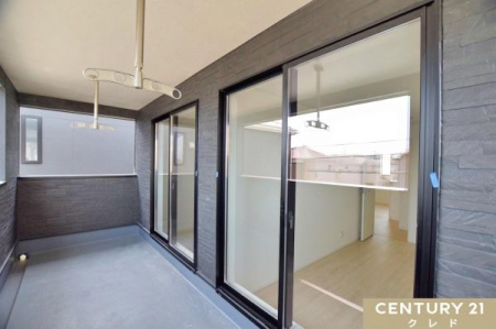 �o���R�j�[ �y�C���i�[�o���R�j�[�z
�}�ȉJ�ɂ����S�̃C���i�[�o���R�j�[��z�������Z�܂��B
����͂������A�Z�J���h���r���O�Ƃ��Ă���Ԃ��y���ނ��Ƃ��ł��܂��B
���ꕔCG�ɂ��c�u���P�����s���Ă��܂�