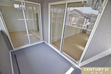 �o���R�j�[ �y�C���i�[�o���R�j�[�z
�}�ȉJ�ɂ����S�̃C���i�[�o���R�j�[��z�������Z�܂��B
����͂������A�Z�J���h���r���O�Ƃ��Ă���Ԃ��y���ނ��Ƃ��ł��܂��B