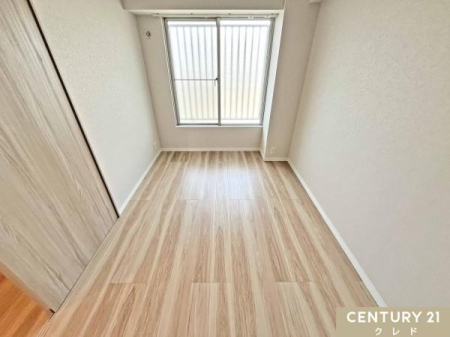 �q������ �y�m��4.8���z
�ǂ�ȉƋ�ɂ����킹�₷���A���Ɩؖڂ���Ƃ����i�`�������ȋ�ԁB�x�b�h��f�X�N��u���Ă���Ƃ肪����A�q�������ɂ��s�b�^���ł��B
