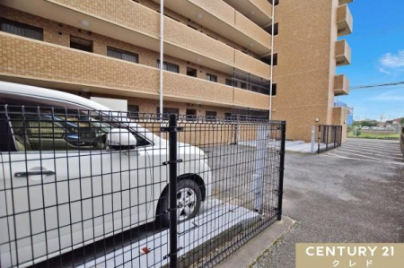  �~�n���ɒ��ԏꂪ����܂��B
�i���ԏꗿ�����z10000�`14000�~
�󂫏󋵂����m�F�������܂��B�j