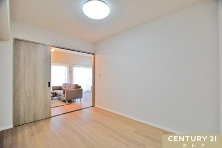 �m�� �y�m��5.5���z
���r���O�ɗאڂ���5.5���̗m���B
�l�̋����⑱���ԂȂǁA�Ƒ��\���⃉�C�t�X�^�C���̕ω��ɍ��킹�Ă��g�����������܂��B