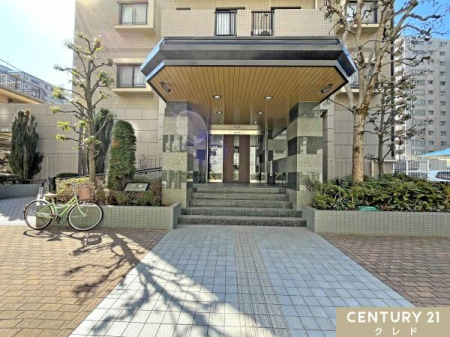 �G���g�����X �|���̍s���͂����Y��ȃG���g�����X�B����ɂ������ȓ����͊Ǘ��l���񂪂���̂Ŗh�Ɩʂ����S�ł��B