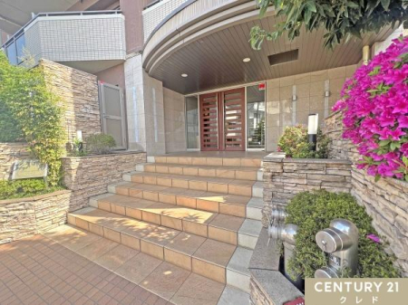 �G���g�����X ����ɂ������ȓ����͊Ǘ��l���񂪂���̂Ŗh�Ɩʂ����S�ł��B
�����̍s���͂����΂��ӂ�閾�邢�G���g�����X���A�����̋A����C�����悭���o�B