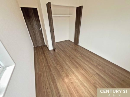 �q������ �y�m��5.25���z
�m���͎q�������Ƃ��Ă��g�p�ł���L���B�N���[�[�b�g��������Ă���A�ߗނ⏬��������������[�ł���g������̗ǂ���Ԃł��B