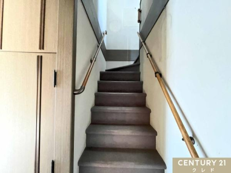���̑����� �y�肷��t���K�i�z
�肷��̕t�����K�i�͓]�|�Ȃǂ̎��̖h�~�ɂȂ���܂��B�ו��������Ă���Ƃ��ȂǁA�K�i�̏���~��̕��S�����Ȃ��A���N�z�̕��⏬���Ȃ��q�l�����S�ł��I