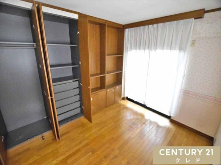 �m�� �y�m��6���@�쐼���z
��o���R�j�[�ɖʂ����傫�ȑ����炽���Ղ�ƌ�������A�����ɖ��邳�ƊJ�����������炵�܂��B
�q�������ɂ��s�b�^���I