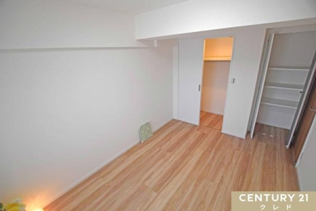 �m�� �y�m��6.1���z
WIC�Ɖ��I�t���̎��[�������B�x�b�h��f�X�N����Ƃ�������Ĕz�u�ł��܂��B
�V���v���ȓ����͂ǂ�ȃC���e���A�ɂ�����݁A�����炵����ԂÂ��肪�y���߂܂��B