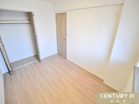 �Q�� �y�m��6.2���z
�_�u���x�b�h��u���Ă���Ƃ�̂���L���ł��v�w�̐Q���ɂ��s�b�^���B�����ɂ͏������u����J�E���^�[������A�C���e���A���y���߂܂��B
