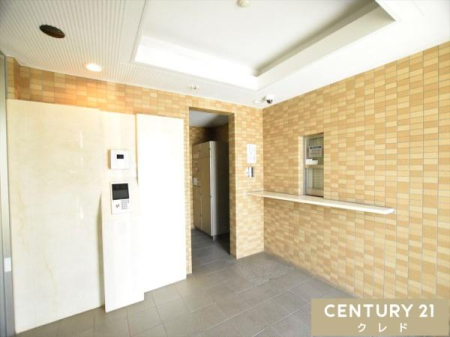 �G���g�����X �h�Ƒ΍�Ƃ��Ă����ʓI�ȃI�[�g���b�N�@�\�t���̃G���g�����X�ł��B����ƌ���������2�J���ł�������Ƒ΍�ł��܂��B���ɂ͕s�ݎ��ł��ו����󂯎����z�{�b�N�X�t���B