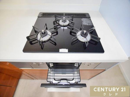 �L�b�`�� �y3���R�����z
�t���b�g�ȃ��[�N�g�b�v�͂��|�����ȒP�I���̖Z�������ԑтɂ����ٓ��E���H�̏��������₷��3���^�C�v�̃R�����ł��B