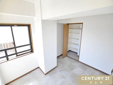 �m�� �y�k���m���z
�����I�ȃR�[�i�[�T�b�V����D���������������ޖk���m���B�֗��Ȏ��[�t���ŁA����������������ƍL���g���邽�߁A�Ƌ�̔z�u�����₷���A�����D�݂̉��K�ȋ�ԍ�肪�y���߂܂��B