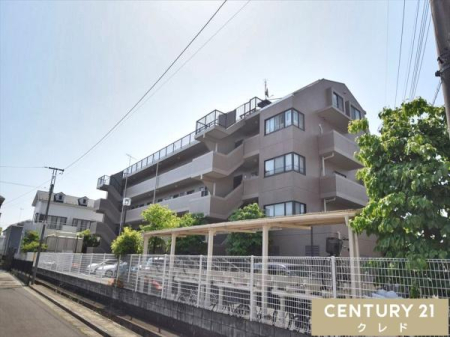 ���̑����n JR��z���u��ÒJ�v�w�k��5���ŁA�ʋΒʊw�ɂ��֗��ȍD���n�B�ߗׂɂ͋���@�ւ⏤�Ǝ{�݂��[�����Ă���A�q��ĉƑ��ɂ��I�X�X���̏Z���ł��B