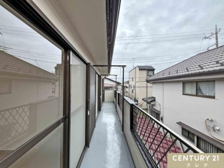 �o���R�j�[ 3�̕������q����A�z����ǍD�ȓ�����o���R�j�[�B�����͂����Ղ�̌����������݁A�����󕨂��C�����悭�������܂��B