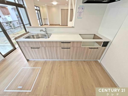 �L�b�`�� ���r���O�ŗV�Ԃ��q���܂������Ȃ��璲�����ł���A���S�̑Ζʎ��L�b�`���ɐV�K�����B���������ӂ���ԂŁA�����̉Ǝ����y�����Ȃ肻���ł��B