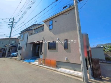 �O�ʓ��H�܂ތ��n�ʐ^ 11.83����2�h�A1���[���d�l�ŁA���q�l�̐����ɍ��킹��6.5����5.33��2�����ɕ����邱�Ƃ��ł���A�t���L�V�u���ȏZ�܂��ł��B