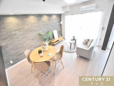 ���r���O �y13.4��LDK�z
�쑤�̃o���R�j�[���玩�R���������Ղ���閾�邢���r���O�I
��Ԃ��������߂�V�b�N�ȃJ���[�̃A�N�Z���g�N���X���������Ȉ�ۂł��I
