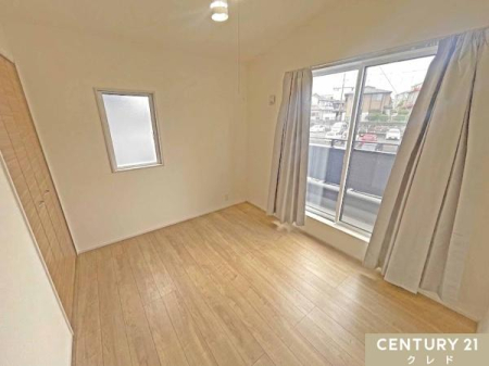 �m�� �y�m��5.25���z
�e�����Ɏ��[������A�׋�����x�b�h�������Ȃ��z�u�ł���g������̗ǂ���ԁB
���c�u����CG���H�ɂ�菜�����Ă��܂��B