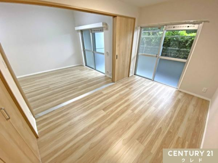 �m�� �y�m��5.2���z
���r���O�ɗאڂ����m���͐Q���͂������A�L�b�Y�X�y�[�X�A���q���ɂ͔���߂Č��́u�q�ԁv�Ƃ��Ă��g���܂��B